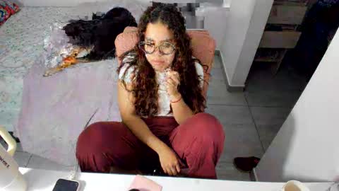 Snapshot of greciaruiz chatting on 06-08-26, 01:28 GreciaRuiz online show from 06-08-26, 01:28