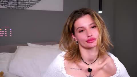 Snapshot of greengazon chatting on 12-18-25, 12:22 Kelly online show from 12-18-25, 12:22