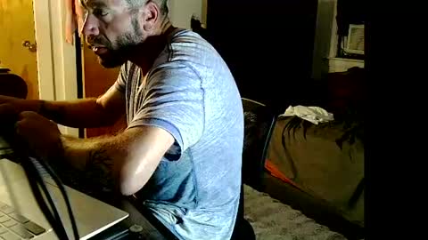 Snapshot of greenvibeslive42 chatting on 10-06-25, 05:27 Jay online show from 10-06-25, 05:27