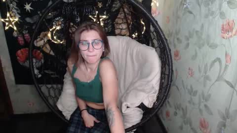 Lina online show from 09-27-25, 05:18