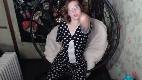 Lina online show from 10-16-25, 06:20