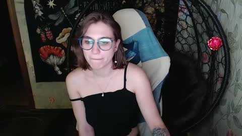 Snapshot of greenwitch9 chatting on 05-17-26, 11:17 Lina online show from 05-17-26, 11:17