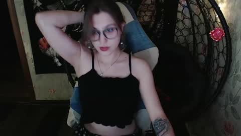 Snapshot of greenwitch9 chatting on 05-19-26, 12:11 Lina online show from 05-19-26, 12:11