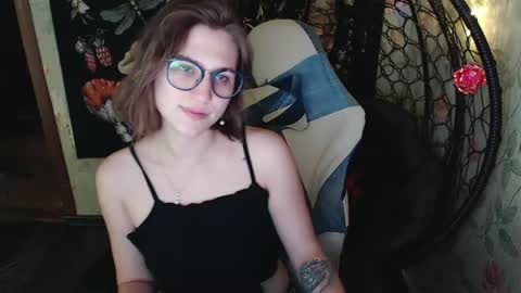 Snapshot of greenwitch9 chatting on 05-20-26, 09:37 Lina online show from 05-20-26, 09:37