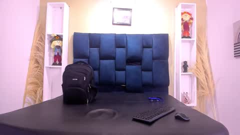 GregorySforza online show from 09-28-25, 06:57