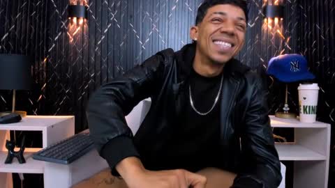 GregorySforza online show from 11-22-25, 02:27