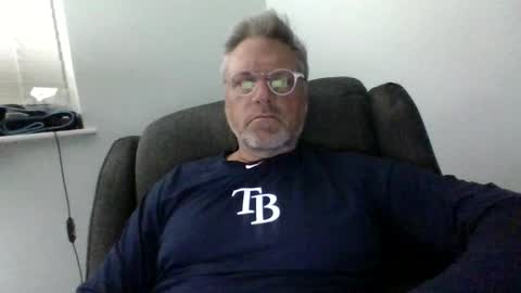 mmm hmmm online show from 11-08-25, 04:23