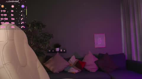 gretchen_mol online show from 10-15-25, 07:41