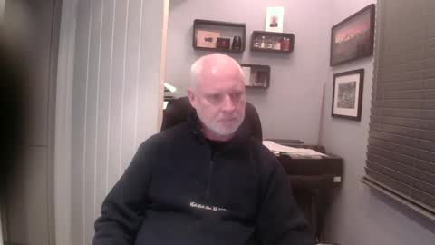 greyfox_6000 online show from 01-05-25, 06:24