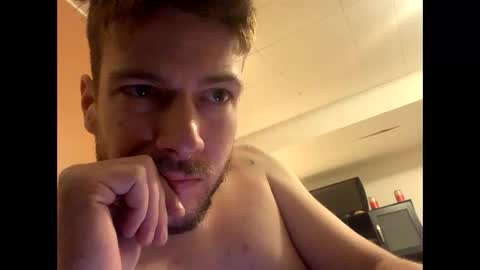 Snapshot of greyvan96 chatting on 12-17-25, 10:32 Perfectlyaveragesavage online show from 12-17-25, 10:32