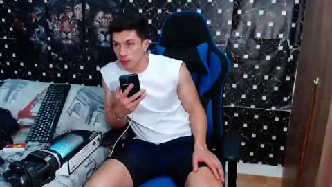 Snapshot of griego01 chatting on 12-19-25, 10:06 griego01 online show from 12-19-25, 10:06