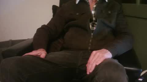 Snapshot of grimbergen123 chatting on 10-29-25, 08:32 Grim online show from 10-29-25, 08:32