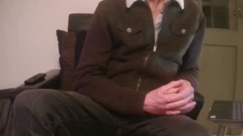 Snapshot of grimbergen123 chatting on 12-17-25, 08:59 Grim online show from 12-17-25, 08:59