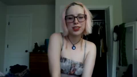Snapshot of grimy_girlie chatting on 09-27-25, 08:47 grimygirlie online show from 09-27-25, 08:47