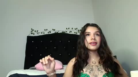 Snapshot of guadalupeclak chatting on 02-20-25, 06:06 guadalupeclak online show from 02-20-25, 06:06