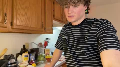 Snapshot of gucciboi4 chatting on 01-10-26, 06:53 gucciboi4 online show from 01-10-26, 06:53