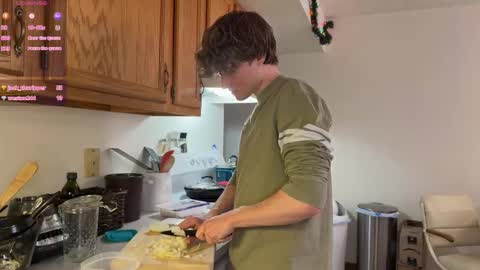 Snapshot of gucciboi4 chatting on 02-01-26, 05:00 gucciboi4 online show from 02-01-26, 05:00