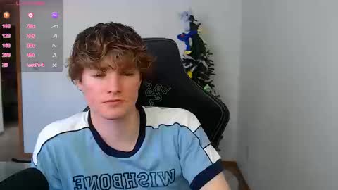 Snapshot of gucciboi4 chatting on 03-15-26, 04:02 gucciboi4 online show from 03-15-26, 04:02