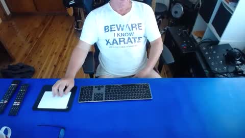 Snapshot of guesswhatigot2 chatting on 01-14-25, 02:19 guesswhatigot2 online show from 01-14-25, 02:19