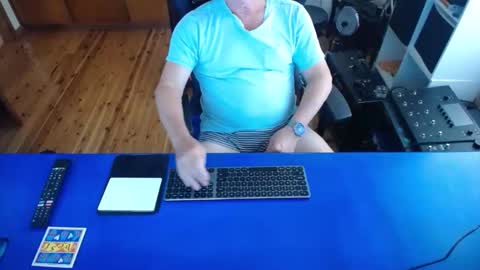 Snapshot of guesswhatigot2 chatting on 02-10-25, 05:58 guesswhatigot2 online show from 02-10-25, 05:58