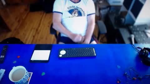 Snapshot of guesswhatigot2 chatting on 12-19-25, 07:04 guesswhatigot2 online show from 12-19-25, 07:04