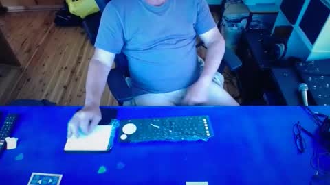 Snapshot of guesswhatigot2 chatting on 01-07-26, 05:43 guesswhatigot2 online show from 01-07-26, 05:43