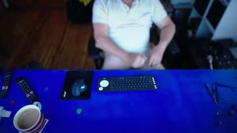 Snapshot of guesswhatigot2 chatting on 02-04-26, 06:08 guesswhatigot2 online show from 02-04-26, 06:08