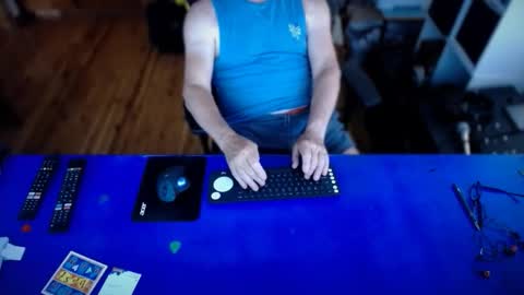 Snapshot of guesswhatigot2 chatting on 02-08-26, 06:50 guesswhatigot2 online show from 02-08-26, 06:50