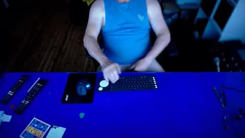 Snapshot of guesswhatigot2 chatting on 02-10-26, 07:01 guesswhatigot2 online show from 02-10-26, 07:01