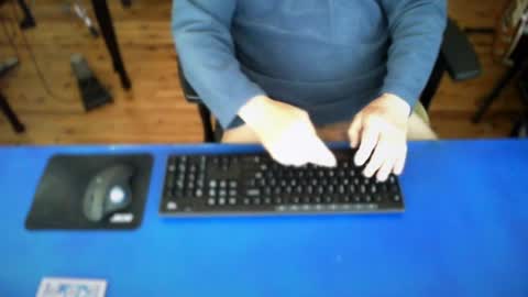 Snapshot of guesswhatigot2 chatting on 06-20-26, 02:14 guesswhatigot2 online show from 06-20-26, 02:14