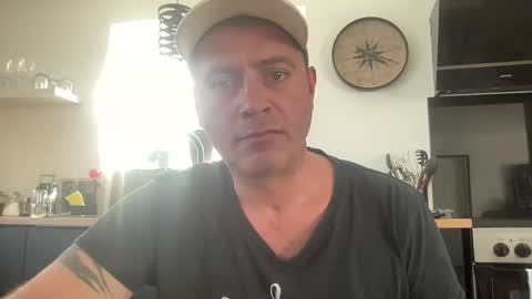 guil0 online show from 10-04-25, 06:17