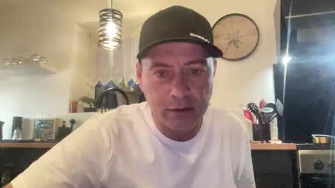 guil0 online show from 01-11-26, 08:36