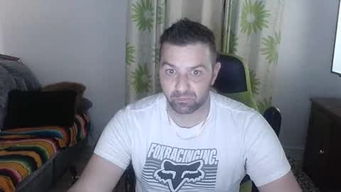 Snapshot of guillaume666286050 chatting on 04-26-26, 08:12 guillaume666286050 online show from 04-26-26, 08:12