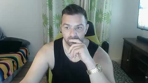 Snapshot of guillaume666286050 chatting on 05-31-26, 07:48 guillaume666286050 online show from 05-31-26, 07:48