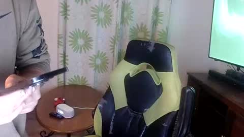 Snapshot of guillaume666286050 chatting on 06-14-26, 06:37 guillaume666286050 online show from 06-14-26, 06:37