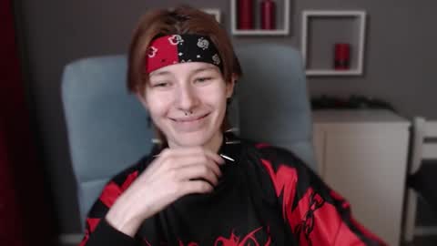 guitarandangell online show from 12-17-25, 06:25