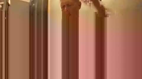 Snapshot of guitarbryman48 chatting on 09-29-25, 06:18 guitarbryman48 online show from 09-29-25, 06:18