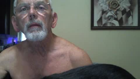 Snapshot of gulfcoast1952 chatting on 01-02-25, 09:28 Roy online show from 01-02-25, 09:28