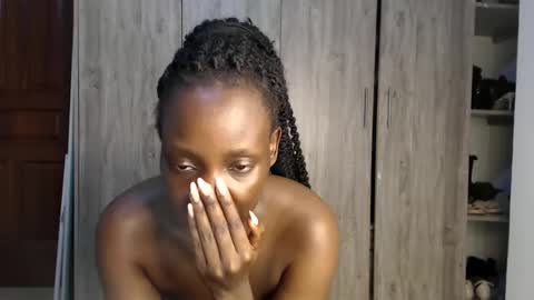 Snapshot of gulpess chatting on 12-02-24, 10:12 Miss Incredible online show from 12-02-24, 10:12
