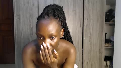 Snapshot of gulpess chatting on 12-09-24, 10:52 Miss Incredible online show from 12-09-24, 10:52