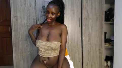 Snapshot of gulpess chatting on 12-13-24, 11:28 Miss Incredible online show from 12-13-24, 11:28