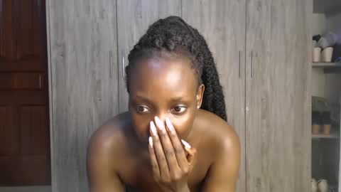 Snapshot of gulpess chatting on 01-09-25, 10:41 Miss Incredible online show from 01-09-25, 10:41
