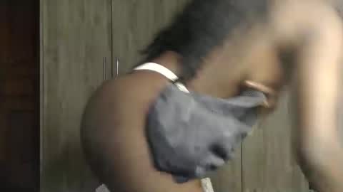 Snapshot of gulpess chatting on 02-07-25, 01:01 Miss Incredible online show from 02-07-25, 01:01