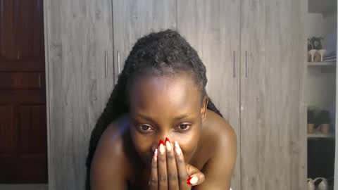 Snapshot of gulpess chatting on 02-27-25, 11:15 Miss Incredible online show from 02-27-25, 11:15