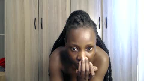 Snapshot of gulpess chatting on 09-11-25, 10:59 Miss Incredible online show from 09-11-25, 10:59