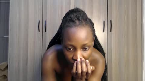 Snapshot of gulpess chatting on 09-12-25, 12:55 Miss Incredible online show from 09-12-25, 12:55