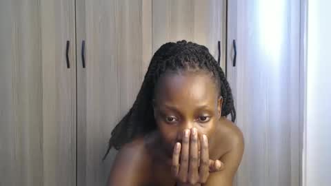 Snapshot of gulpess chatting on 10-09-25, 12:25 Miss Incredible online show from 10-09-25, 12:25