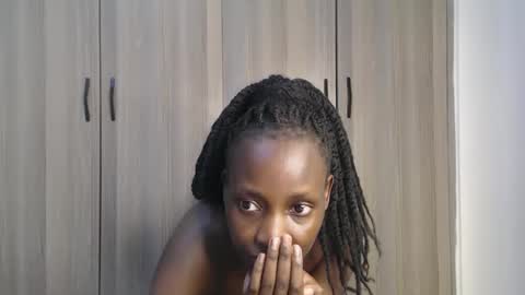 Miss Incredible online show from 10-31-25, 12:33