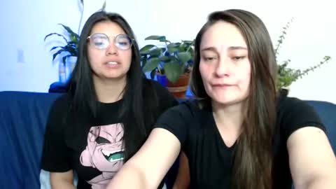 Vane blonde and Hazell black hair online show from 02-02-25, 05:53