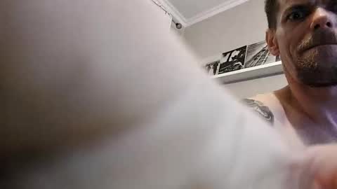 gunnarssonbenni33 online show from 02-15-26, 09:33